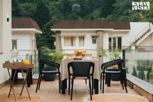 StayVista at Villa Vaari with Pvt Pool & Gazebo