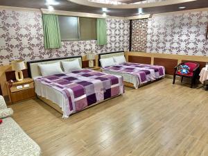 Phòng 4 Người Có Bồn Tắm (Quadruple Room with Bath)