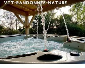 Plein cœur de la nature ~ Jacuzzi Privé 24h/24h - Pezens