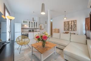 Apartment with Balcony room in Apartamentos Doña Elvira Kings inn