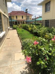 Splendid 4-Bedroom with A Pool