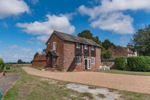 The Bothy - Charming home on a working farm