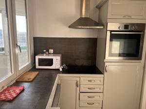 B&B / Chambres d'hotes Belle Chambre a EVRY proche Gare RER : photos des chambres