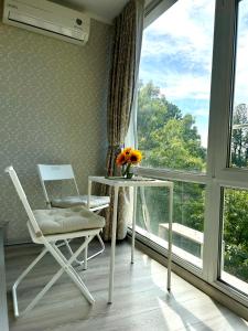 Downtown Studio - Ultra Central with Park View