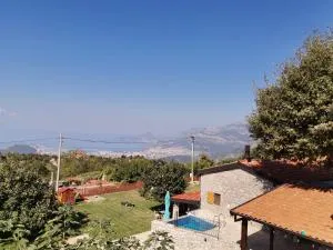 Old stone house with swimming pool Etno House Perazic - Donja Podi