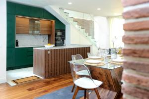 Green & Gorgeous - 3 bedroom Getaway in the Heart