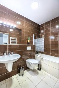 Tampa Gardens Sunny Studio - Adults Only