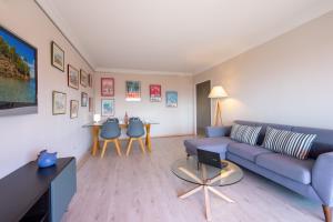 le Cadet - vue panoramique ville et baie de SANARY SUR MER, parking & terrasse - 2 à 4 pers
