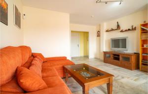 2 Bedroom Gorgeous Apartment In Málaga