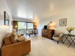 Apartment (4 Adults) room in Appartement Chamonix-Mont-Blanc 2 pièces 4 personnes - FR-1-507-27
