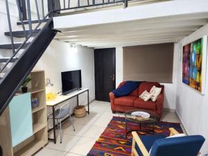 Cómodo apartamento # 4, Rio abajo cerca de la estación del metro de la Cincuentenario