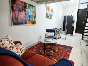 Cómodo apartamento # 4, Rio abajo cerca de la estación del metro de la Cincuentenario