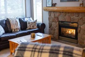 Stone Creek Chalets by Fernie Central Reservations - Eureka