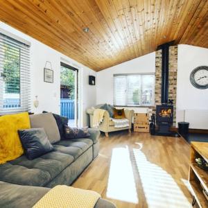 family honeybeelodge york Hot Tub and wood burner