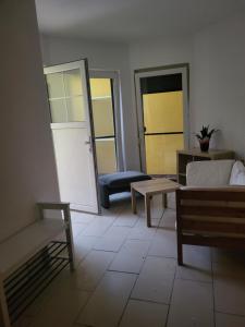 EXPLORE Wien Österreich VIENNA Austria WALTZ and CASTLES Residenz Habsburg great 2-rooms-apartment near SCHÖNBRUNN Breakfast Metro U3 U4 busses 48a 51a city kids pets