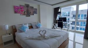 Grand Avenue Pattaya - Pool-view Suite, 55sqm