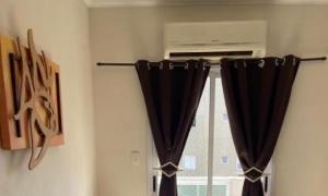 Apto a 50m da praia, com ar condicionado, wifi , portaria 24h