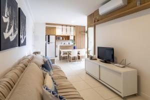 Apartamento com VISTA MAR, Ar-condicionado, Wi-Fi Condomínio com PISCINA, quadra de esportes Playground infantil a 15 minutos do Beto Carreiro