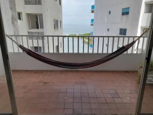 APARTAMENTO DE 3 ALCOBAS 3M-TC17 CERCA AL MAR CON PISCINA AIRE ACONDICIONADO Y WIFI