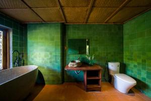 Phòng 2 Giường Đơn Nhìn Ra Khu Vườn (Twin Room with Garden View)