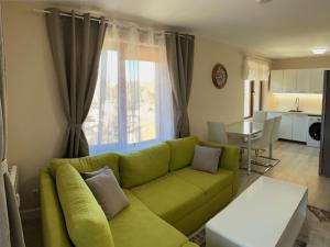 2 bed 2 bath, 4 min walk to slope, Predela2, Bansko