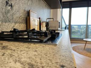 West Side Place Melbourne CBD wBalcony, City Views + Pool, Sauna & Gym