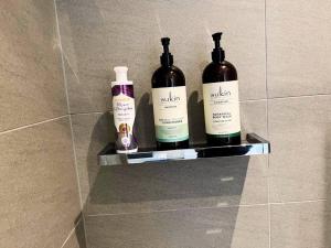 West Side Place Melbourne CBD wBalcony, City Views + Pool, Sauna & Gym