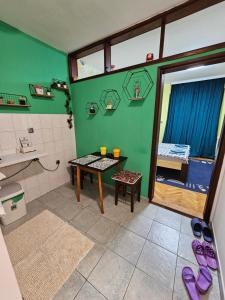 Apartman Yellow House