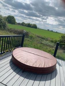 Muscovy Lodge with Hot Tub at Tattershall Lakes Country Park