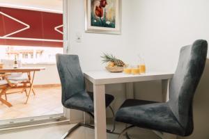 Modern Apartments with Loggia Terrace and Parking 