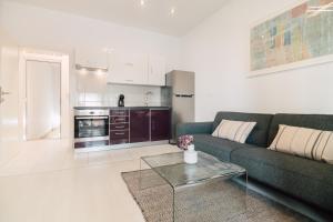 Modern Apartments with Loggia Terrace and Parking