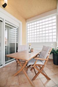 Modern Apartments with Loggia Terrace and Parking