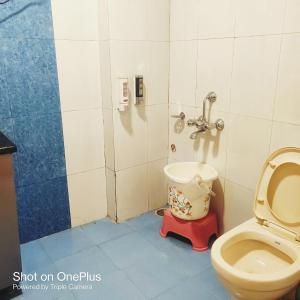 Lord Krishna Boutique Stay