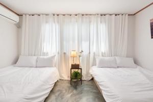 Hapjeong station exit7 Each room, living room, air conditioning modern house