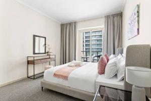 Breathtaking Marina View - Spacious Apartment