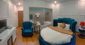 Royal Hotel - số 18 LK23, KĐT Văn Khê - by Bay Luxury