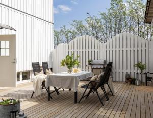 Comfortable guest rooms with fully equipped kitchen and cosy living room.