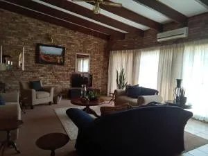 BUFFELDOORN GUESTHOUSE - Heilbron