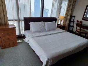 DOUBLE DELUXE APARTMENT AT BERJAYA TIMES SQUARE kL