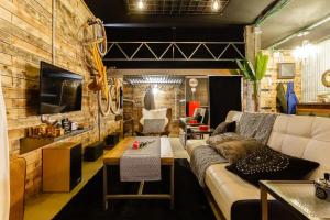 Gatu Selecta 5 Diseño calidad wifi, aire acc junto recinto ferial, Preferente mayores de 21 años y familias