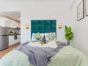 Jolenia by J&J Homes At Amani Grand Resort Residences Near Airport - Pusok