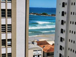 Apartamento 4 quartos, 3 banheiros, vista para o mar Pitangueiras, sacada, 1 vaga de garagem, apenas 50 metros do mar