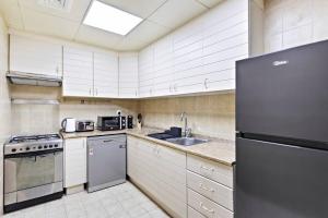 StoneTree - Sit Back, Relax and Your New View Awaits