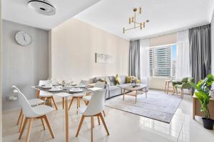 StoneTree - Sit Back, Relax and Your New View Awaits