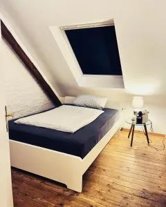 b e d & a g e d e s i g n -small- wunderschönes Zimmer mit Bad Rechnungserstellung für Geschäftsreisende & Firmen - Obrighoven