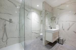 *RE7C* Ground floor room, For your most relaxed & Cosy stay + Free Parking + Free Fast WiFi *