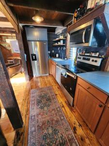 The Orca Suite- Bearskin Neck Rockport- Steps to all