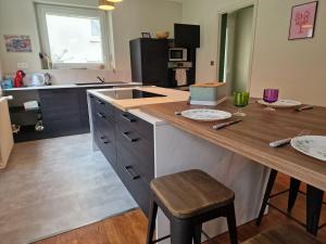 Maisons de vacances Bonheur dans le Finistere cosy jardin 2-8 pers : photos des chambres