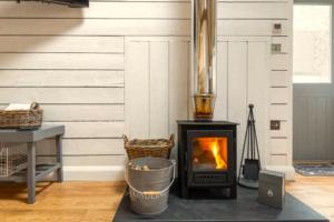 Gilliflower 1 bedroom cottage at Trethwale Barns Holiday Home