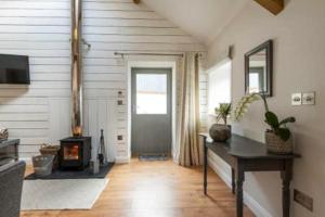 Gilliflower 1 bedroom cottage at Trethwale Barns Holiday Home